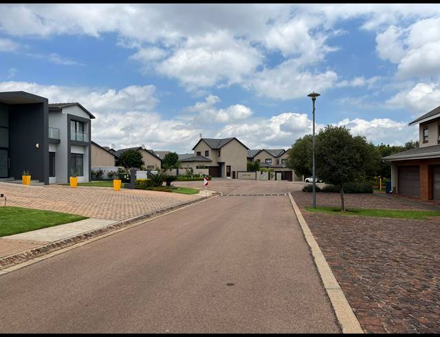 2 BEDROOM TOWNHOUSE SOLD IN COUNTRY VIEW ESTATE